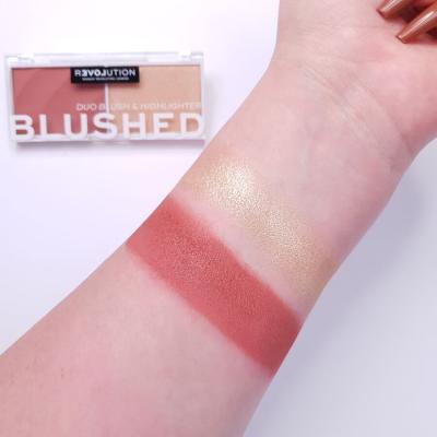 Revolution Relove Colour Play Blushed Duo Blush &amp; Highlighter Contouring palette donna 5,8 g Tonalità Kindness
