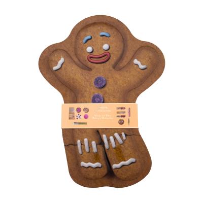 Makeup Revolution London Shrek Gingy 12 Days Advent Calendar Pacco regalo ombretto 2 pz + evidenziatore 1 pz + lucidalabbra 2 pz + rossetto 1 pz + fard 1 pz + gel per sopracciglia 1 pz + pennello 2 pz + spugnetta trucco 1 pz + specchio 1 pz + elastico per capelli 1 pz