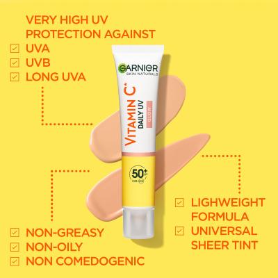 Garnier Skin Naturals Vitamin C Daily UV Glow SPF50+ Crema giorno per il viso donna 40 ml